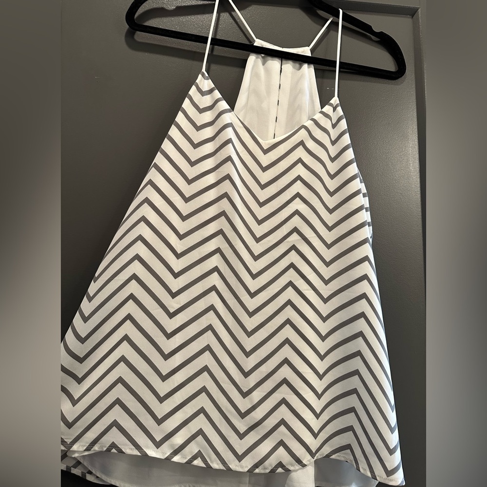 Loft grey and white chevron flowy racer back tank top